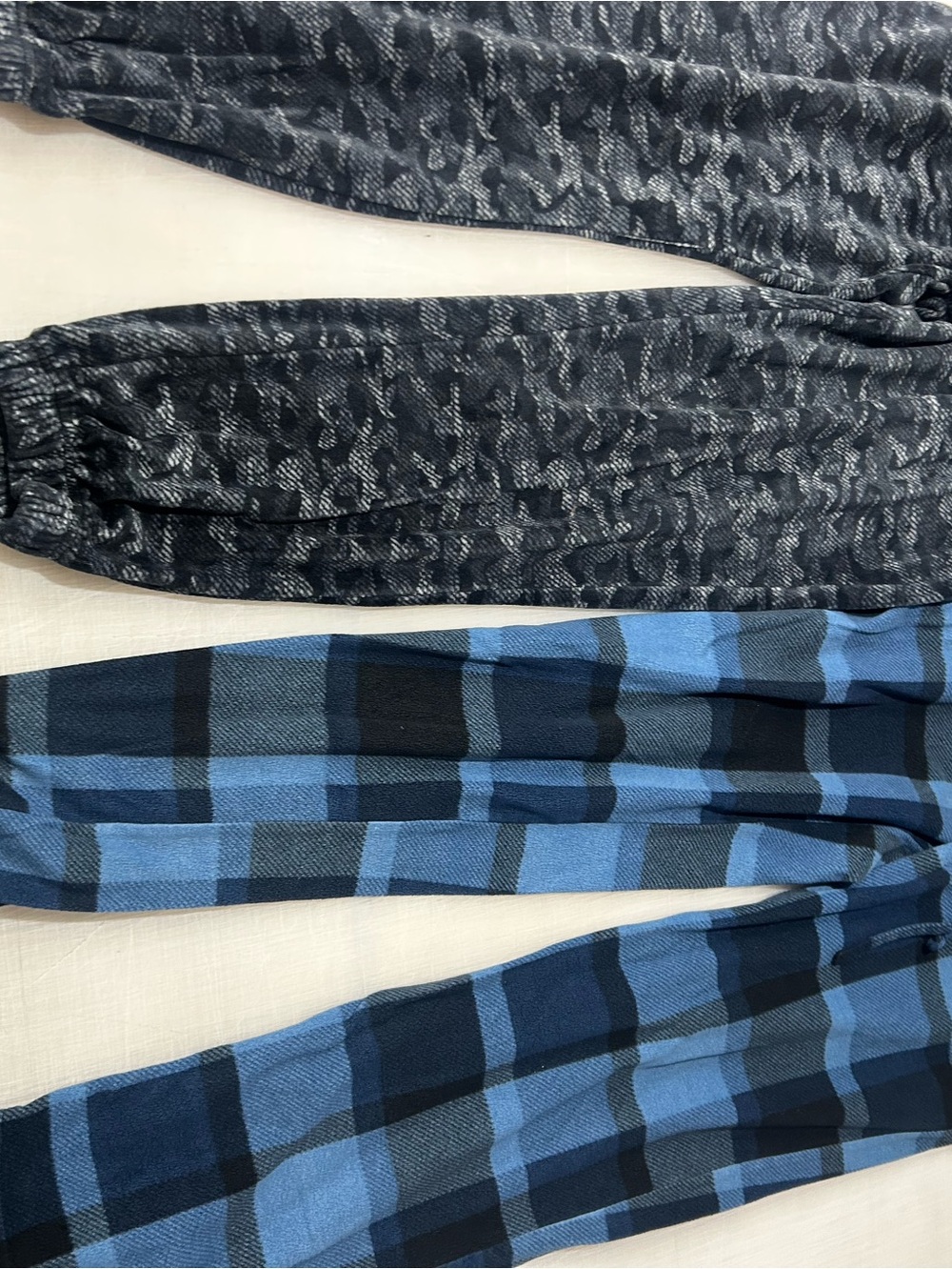 Mens Blue Plaid Jogger pjs Bottoms, 2 pairs both medium.